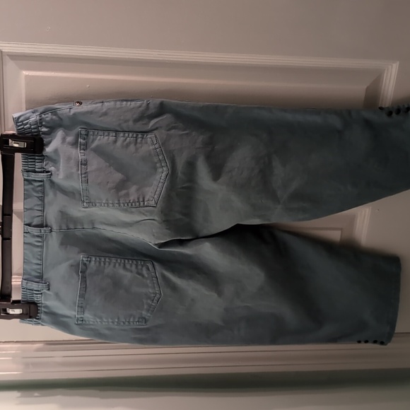 Hearts of Palm Petite Blue Capris - Picture 3 of 7